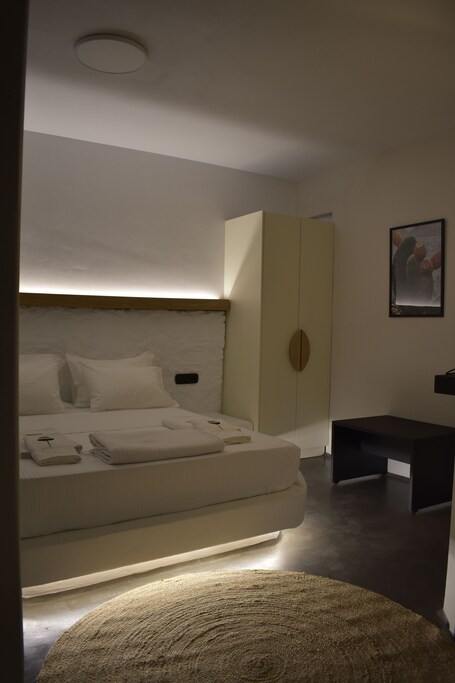 Thronos Suites - Image 88