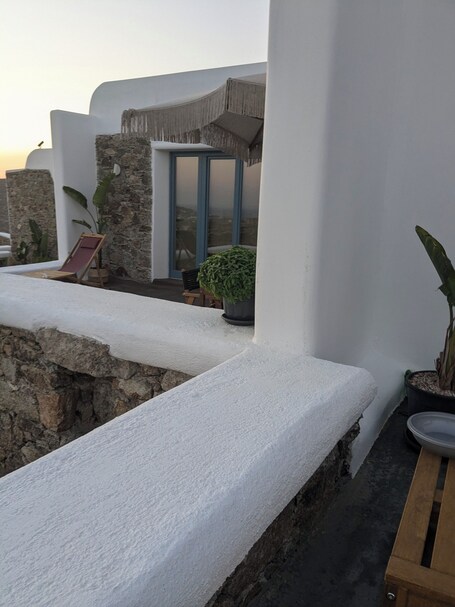 Thronos Suites - Image 61