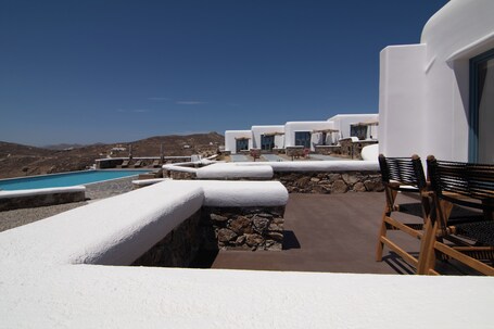 Thronos Suites - Image 46