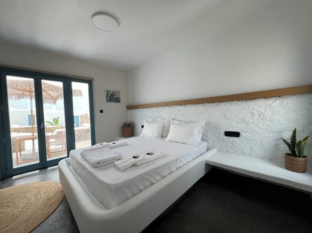 Thronos Suites - Image 81