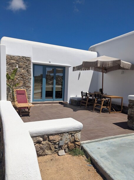 Thronos Suites - Image 52