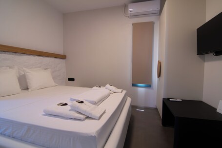 Thronos Suites - Image 94