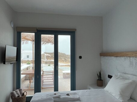 Thronos Suites - Image 62