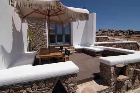 Thronos Suites - Image 24