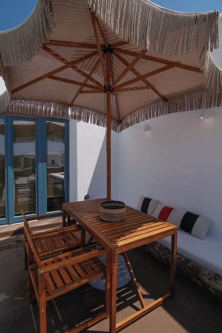 Thronos Suites - Image 18