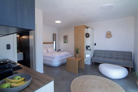 Thronos Suites - Image 22