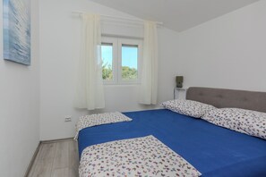 Comfort appartement | 3 slaapkamers, een strijkplank/strijkijzer, gratis wifi, beddengoed