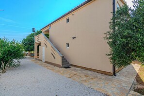 Fachada de la propiedad