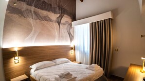 Ảnh chưa phân loại, 5 trong số 16 ảnh, nút