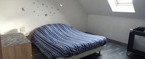 6 Schlafzimmer, Bügeleisen/Bügelbrett, Reisekinderbett, kostenloses WLAN