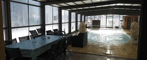 Inomhuspool och uppvärmd pool