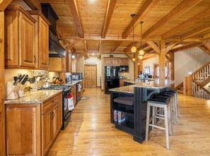 غسالة أطباق، ماكينة لصنع القهوة/الشاي، مستلزمات طهي/أطباق/أوعية