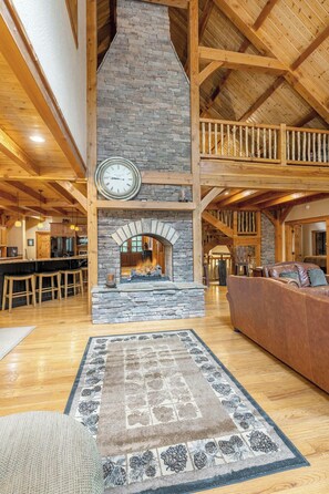 المنشأة من الداخل