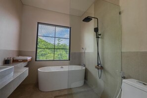 Free toiletries, hair dryer, bathrobes, towels