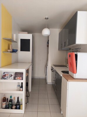 Microwave, oven, stovetop, dishwasher - Beautiful 2-room apartment in a luxury residence, 50m from all amenities (Paris)