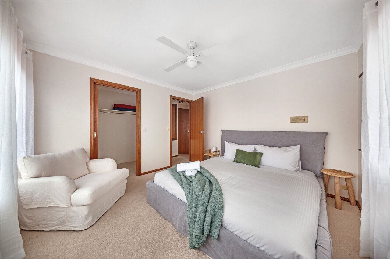 2 bedrooms, iron/ironing board, WiFi (free), bed sheets