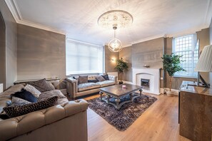 Villa | Living area | TV - Bannerdale Villa Retreat (Sheffield)