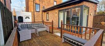 4 Bed Altrincham Home | Free Parking