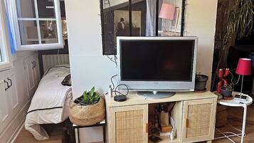 2 chambres, fer et planche à repasser, Wi-Fi gratuit, draps fournis