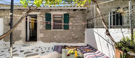 House | Terrace/patio