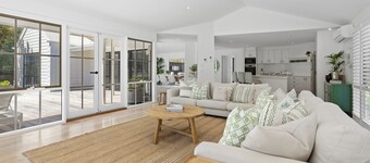 HEMSTON HOUSE, COASTAL STYLE, EXPANSIVE GARDENS & ENTERTAINING, SORRENTO