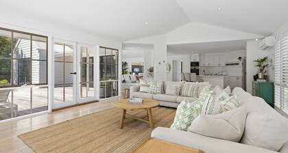 HEMSTON HOUSE, COASTAL STYLE, EXPANSIVE GARDENS & ENTERTAINING, SORRENTO