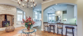 Near Golfing & Parks: Serene San Antonio Home