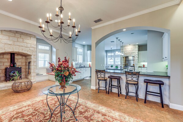 House (4 Bedrooms) | Interior