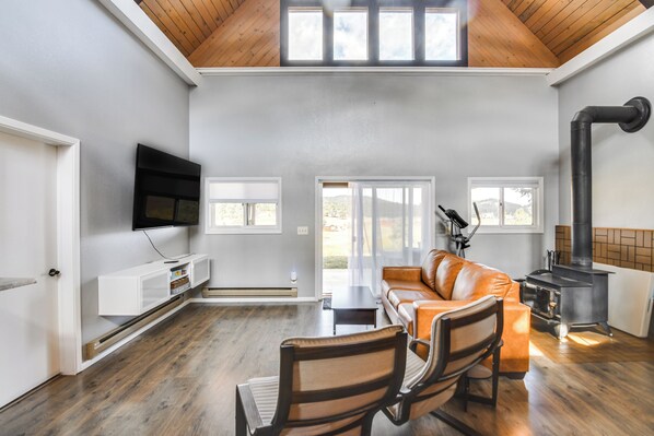 House (2 Bedrooms) | Interior