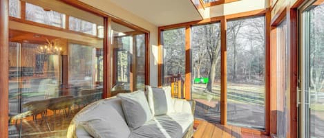 House (6 Bedrooms) | Interior