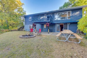 Interior - Antiquing & Fishing: Riverfront Waupaca Home! (Waupaca)