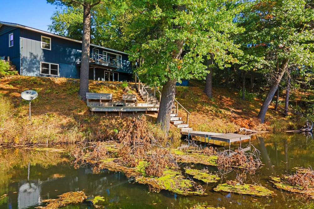 Antiquing & Fishing: Riverfront Waupaca Home! - Clintonville, WI