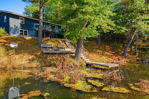 Antiquing & Fishing: Riverfront Waupaca Home!
