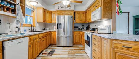 House (4 Bedrooms) | Interior