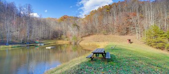 Shared Pond at Retreat in Rosedale!