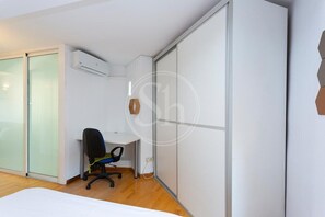 1 bedroom, iron/ironing board, WiFi, bed sheets - Nice apartment with terrace in the Eixample neighborhood (Barcelona)