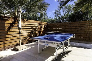 7 bedrooms - Luxury Living With Game Rooms Poolside Paradise (Indio)