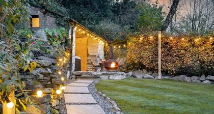 Mead Cottage in Lindale