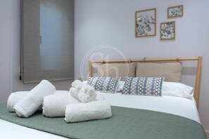 3 bedrooms, iron/ironing board, WiFi, bed sheets