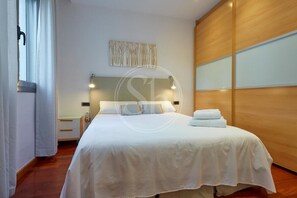 2 chambres, fer et planche Ă repasser, Wi-Fi, draps fournis