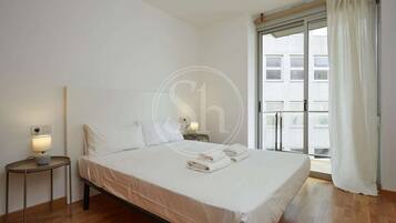 1 slaapkamer, een strijkplank/strijkijzer, wifi, beddengoed