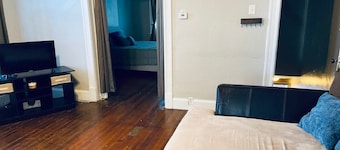 Pet-Friendly 1BR Apartment