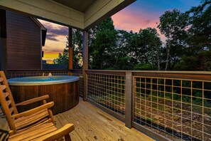 Outdoor spa tub - Modern Smoky Mtn Cabin | Hot Tub | Game Room | 85" TV | Sunset Deck | Sleeps 11 (Sevierville)