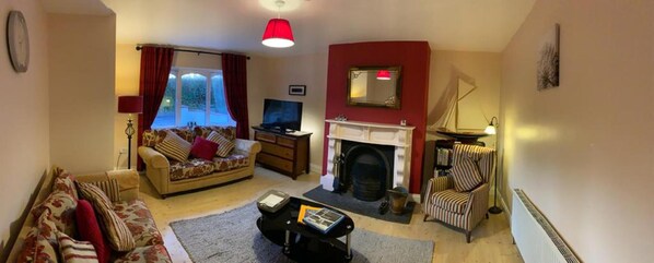 House | Ruang tamu | Pendiangan 