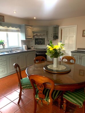 House | Tempat makan