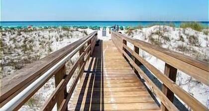 Stunning Gulf Views! Beachfront! Beach Chair Service!