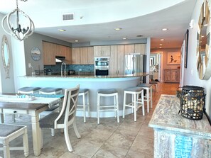 Dining - Island Tower 1503 3/3 gulf-front condo Gulf Shores Free Beach Chairs (Gulf Shores)