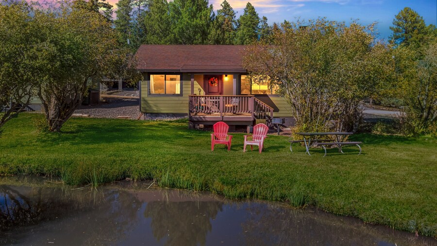 Cozy Cabin Retreat With Scenic Views 2 Bedroom Cabin