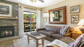 Leilighet, 2 soverom | Oppholdsområde | Smart-TV