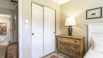 Leilighet, 2 soverom | 2 soverom, skrivebord for bærbar PC og wi-fi (inkludert)